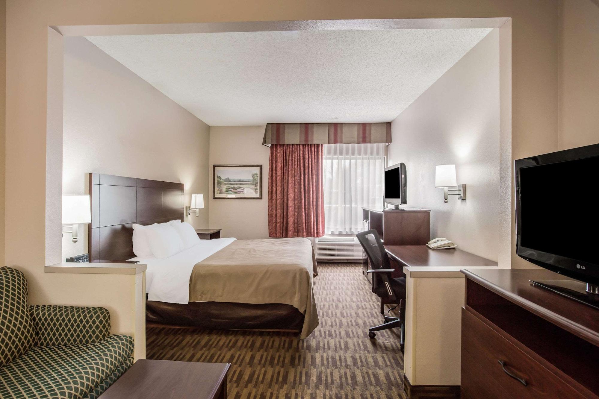 Quality Inn & Suites Lawrence - University Area Kültér fotó