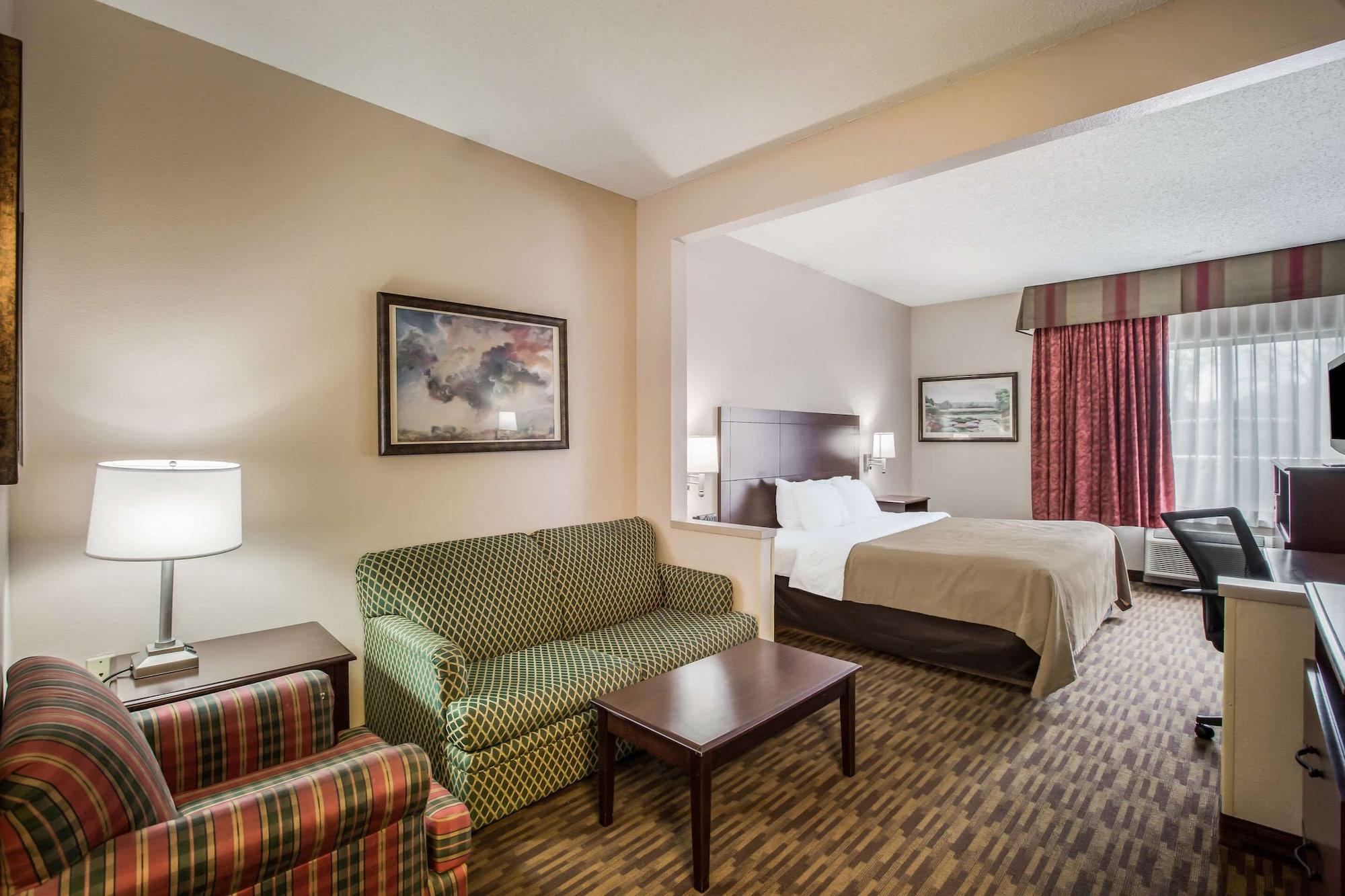 Quality Inn & Suites Lawrence - University Area Kültér fotó