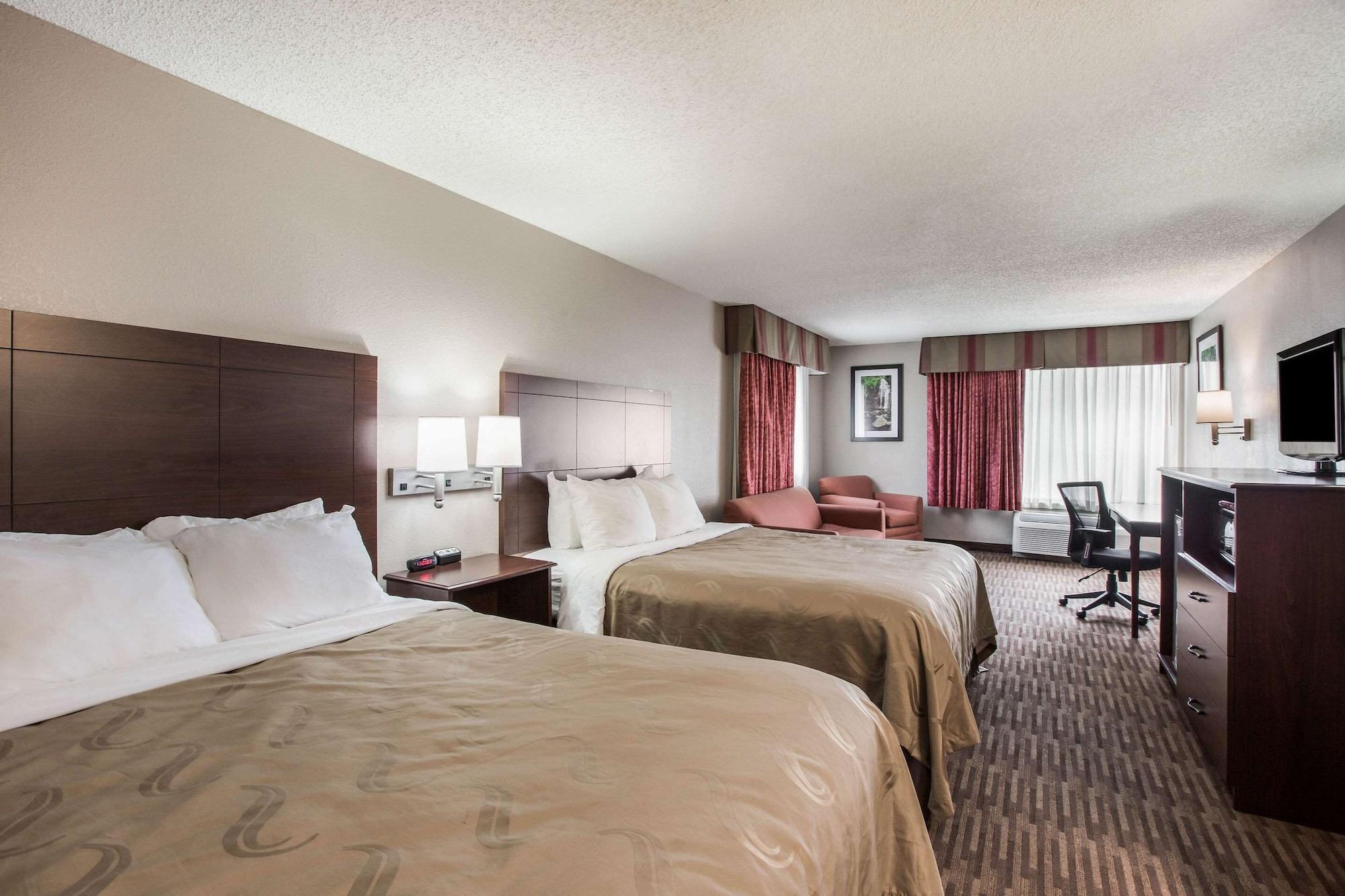Quality Inn & Suites Lawrence - University Area Kültér fotó