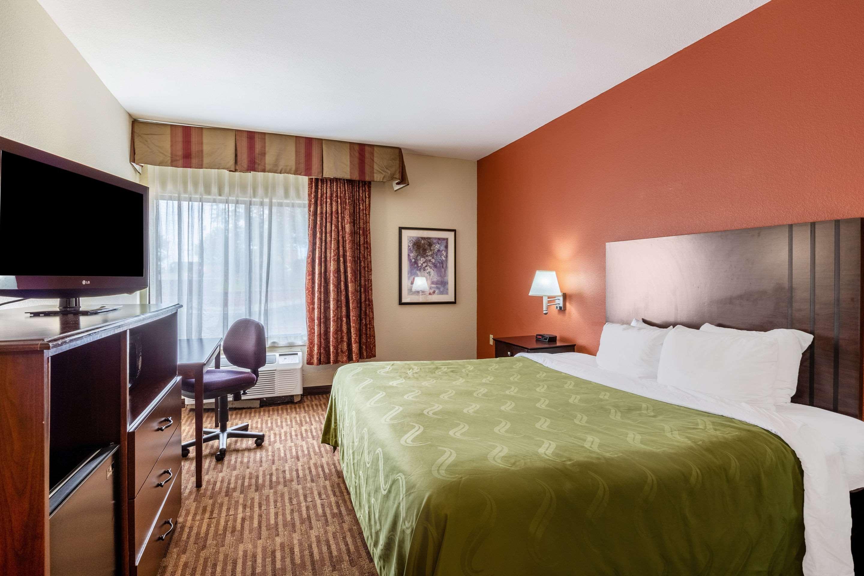 Quality Inn & Suites Lawrence - University Area Kültér fotó