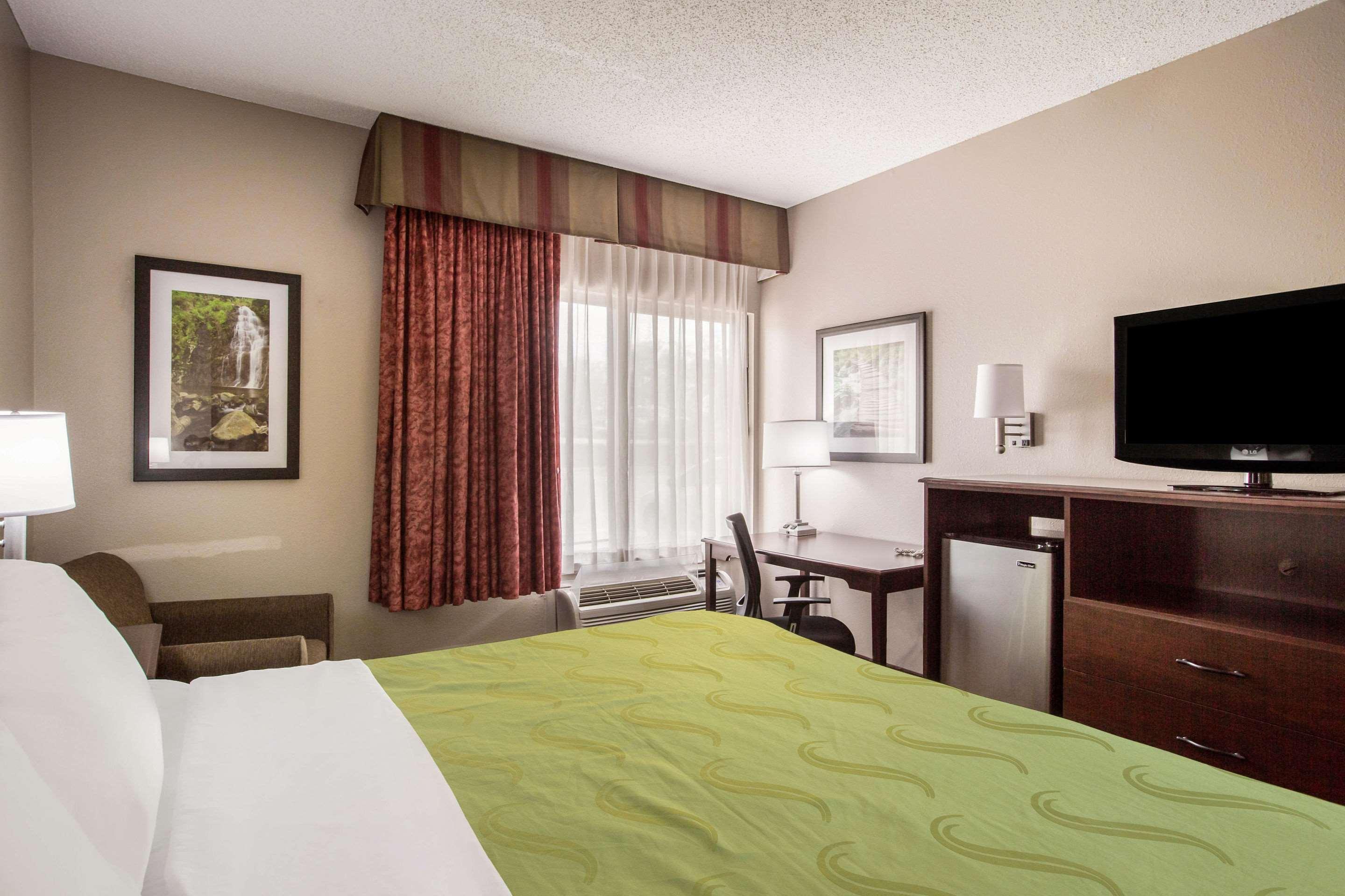 Quality Inn & Suites Lawrence - University Area Kültér fotó