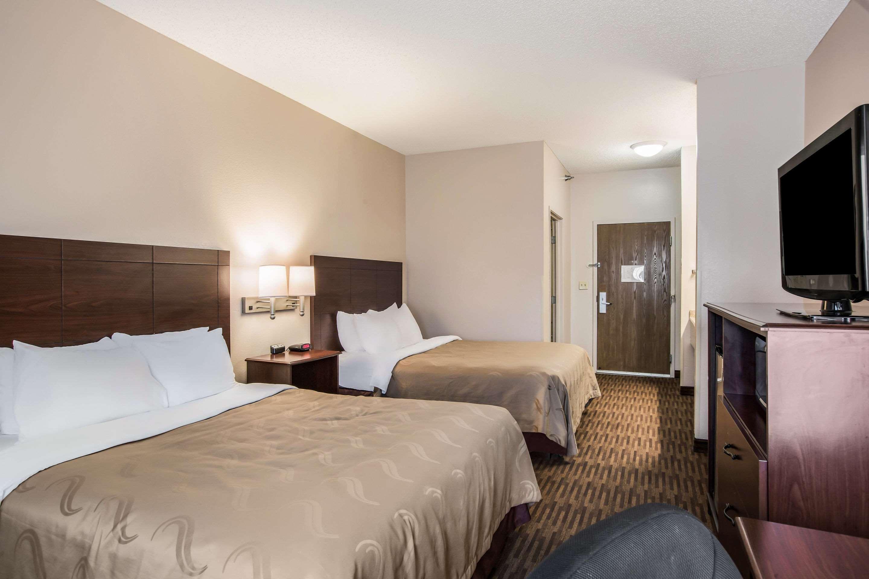 Quality Inn & Suites Lawrence - University Area Kültér fotó