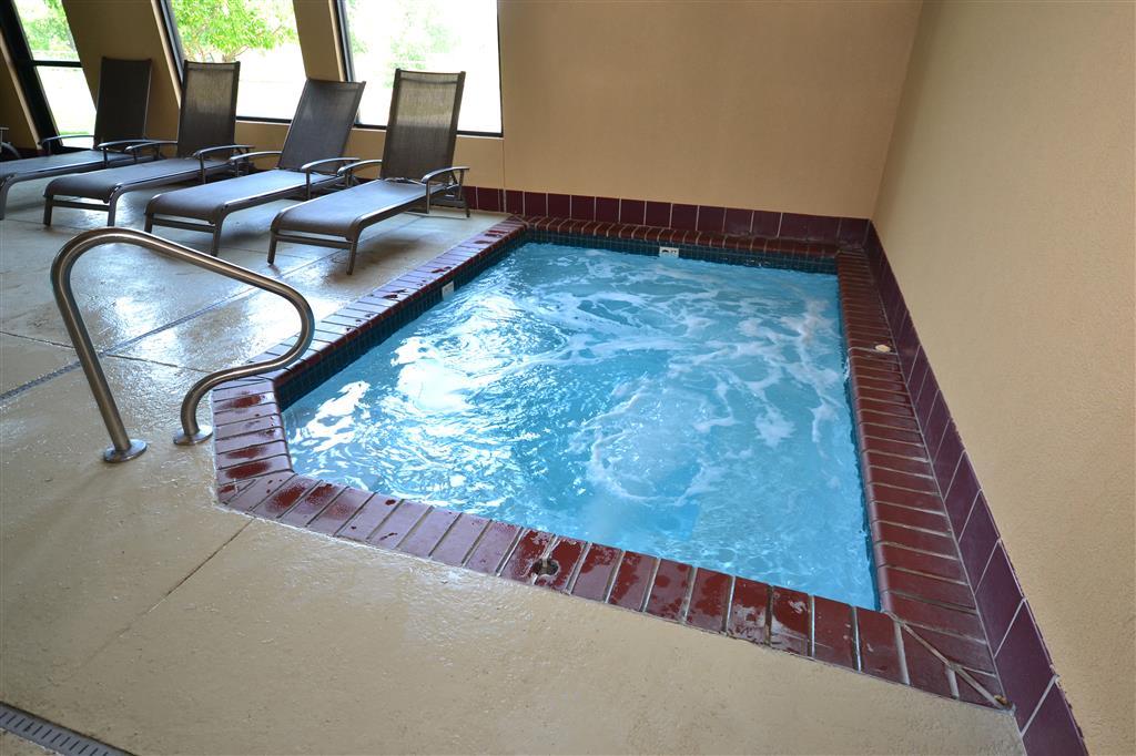 Quality Inn & Suites Lawrence - University Area Kültér fotó