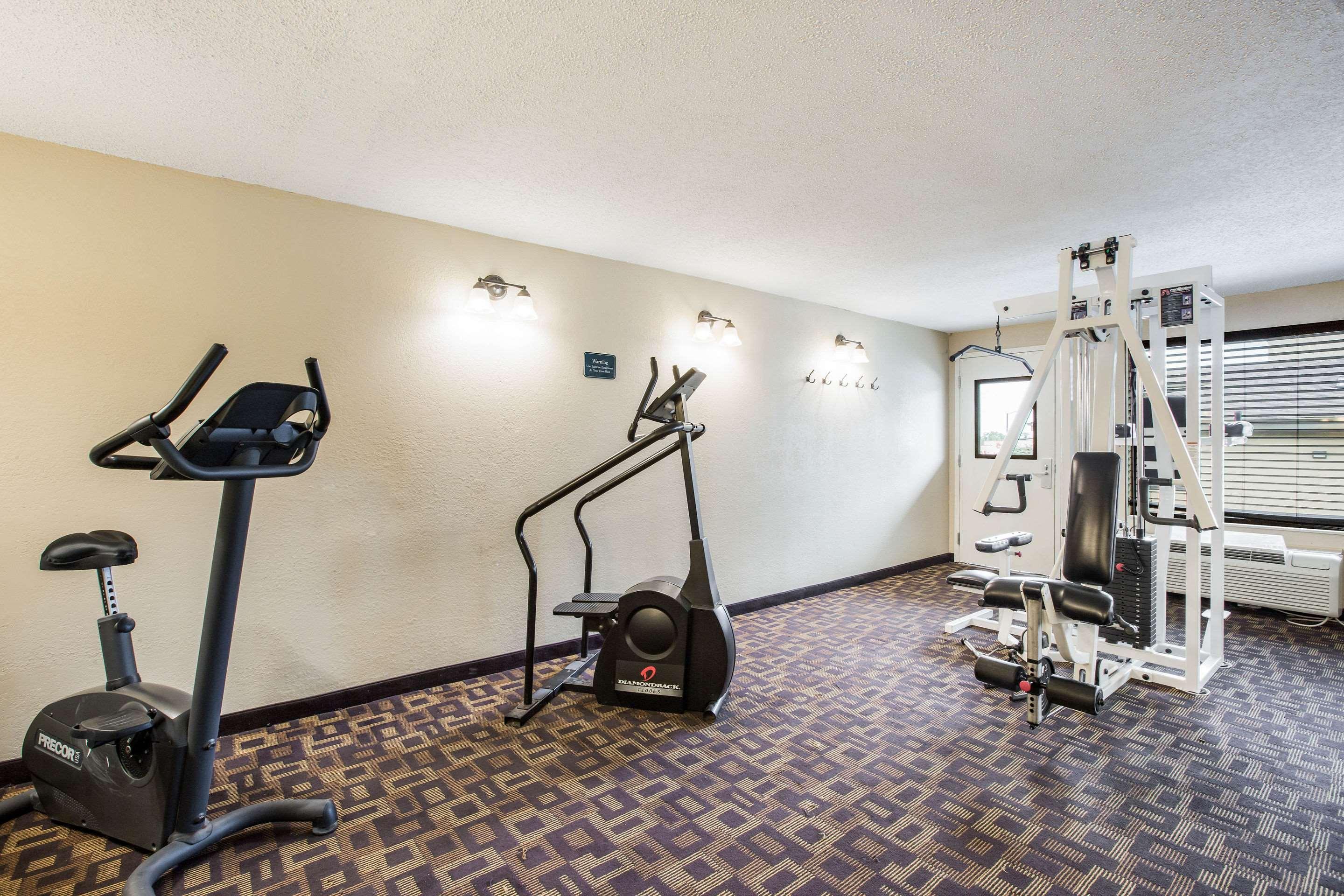 Quality Inn & Suites Lawrence - University Area Kültér fotó