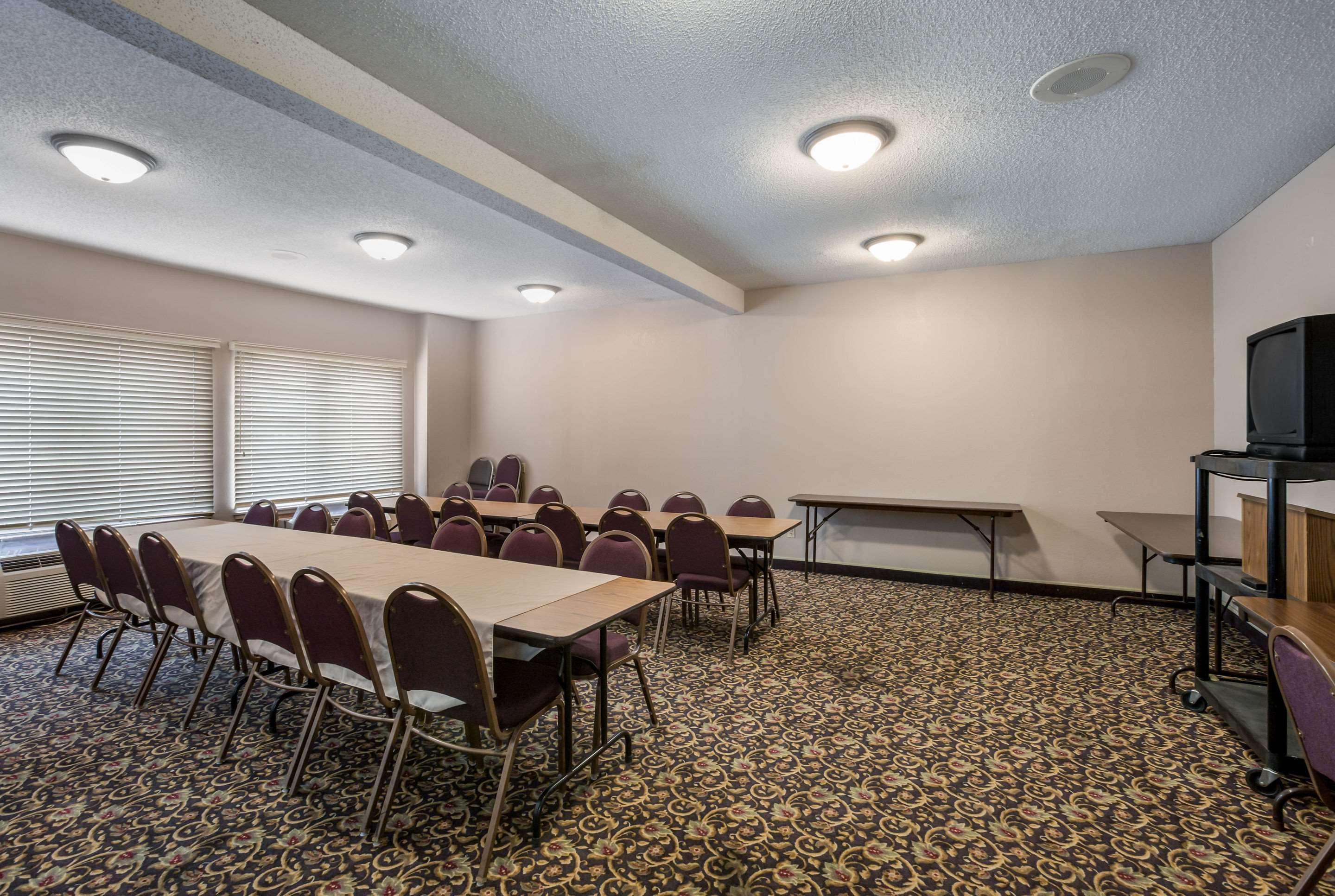 Quality Inn & Suites Lawrence - University Area Kültér fotó