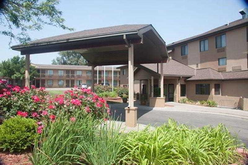 Quality Inn & Suites Lawrence - University Area Kültér fotó