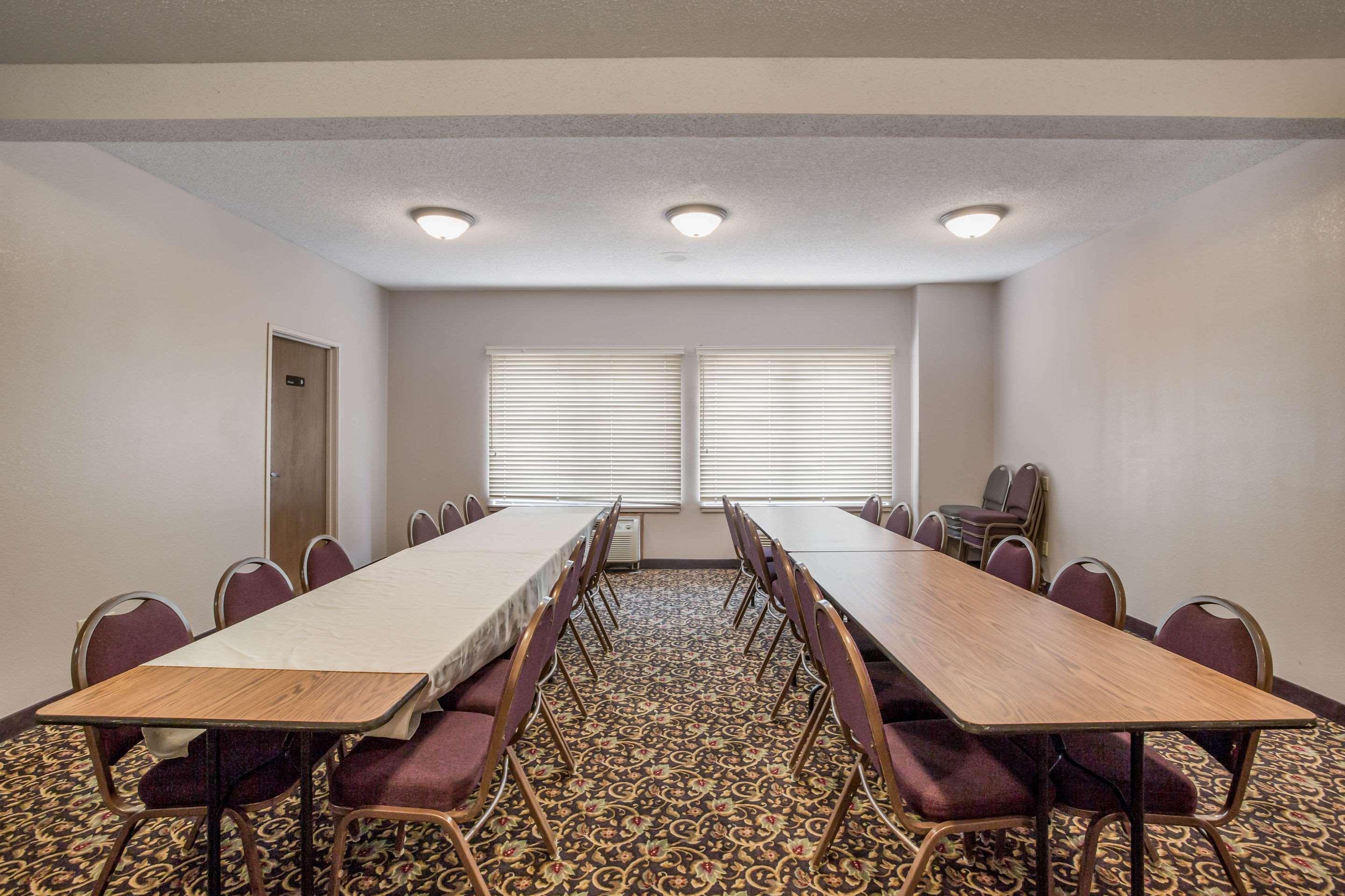 Quality Inn & Suites Lawrence - University Area Kültér fotó