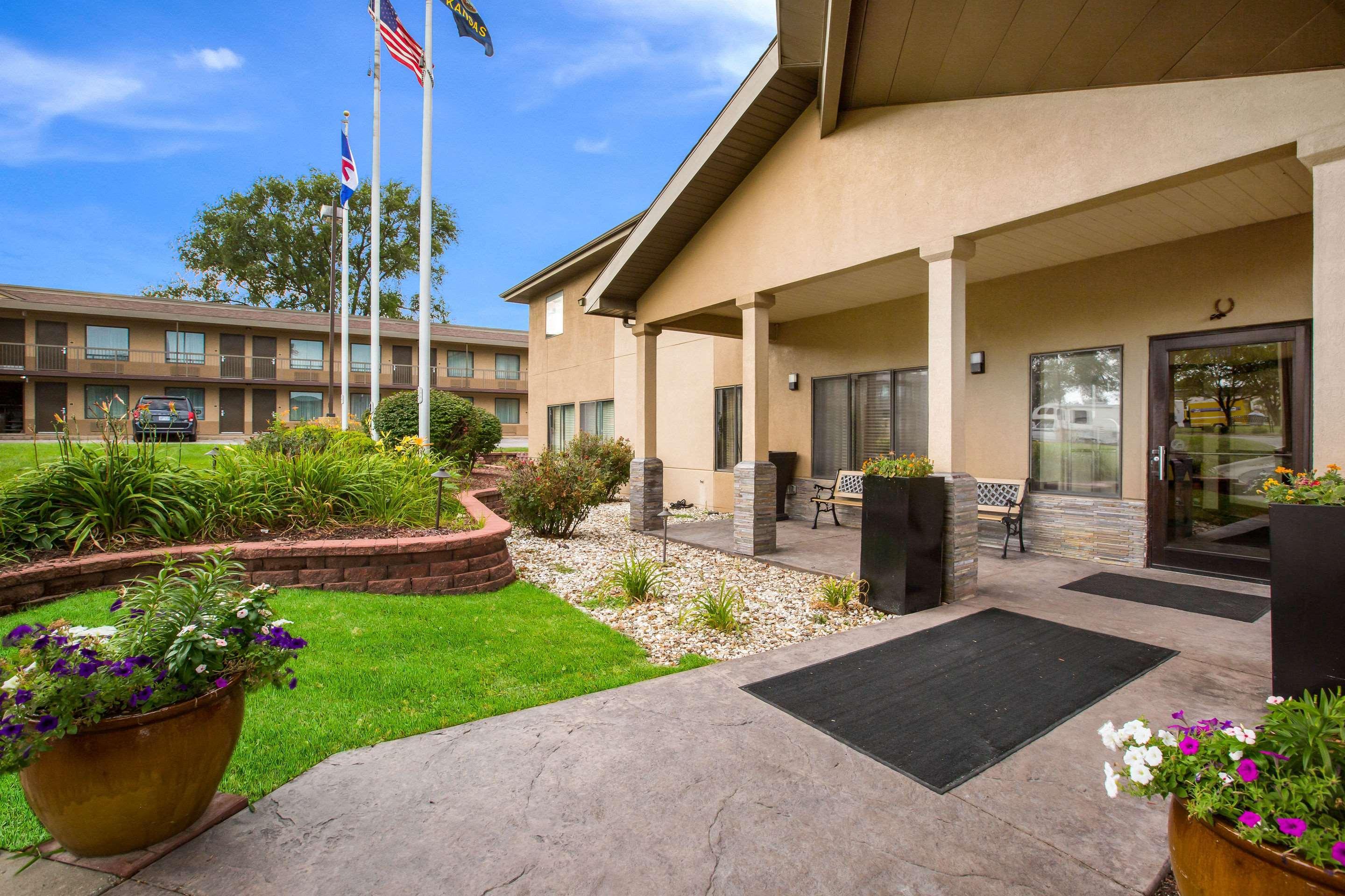 Quality Inn & Suites Lawrence - University Area Kültér fotó