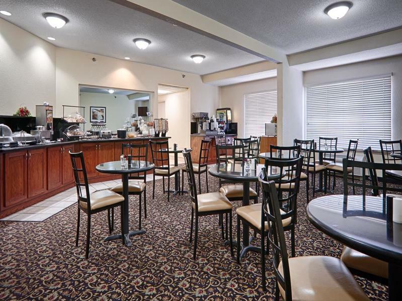 Quality Inn & Suites Lawrence - University Area Kültér fotó