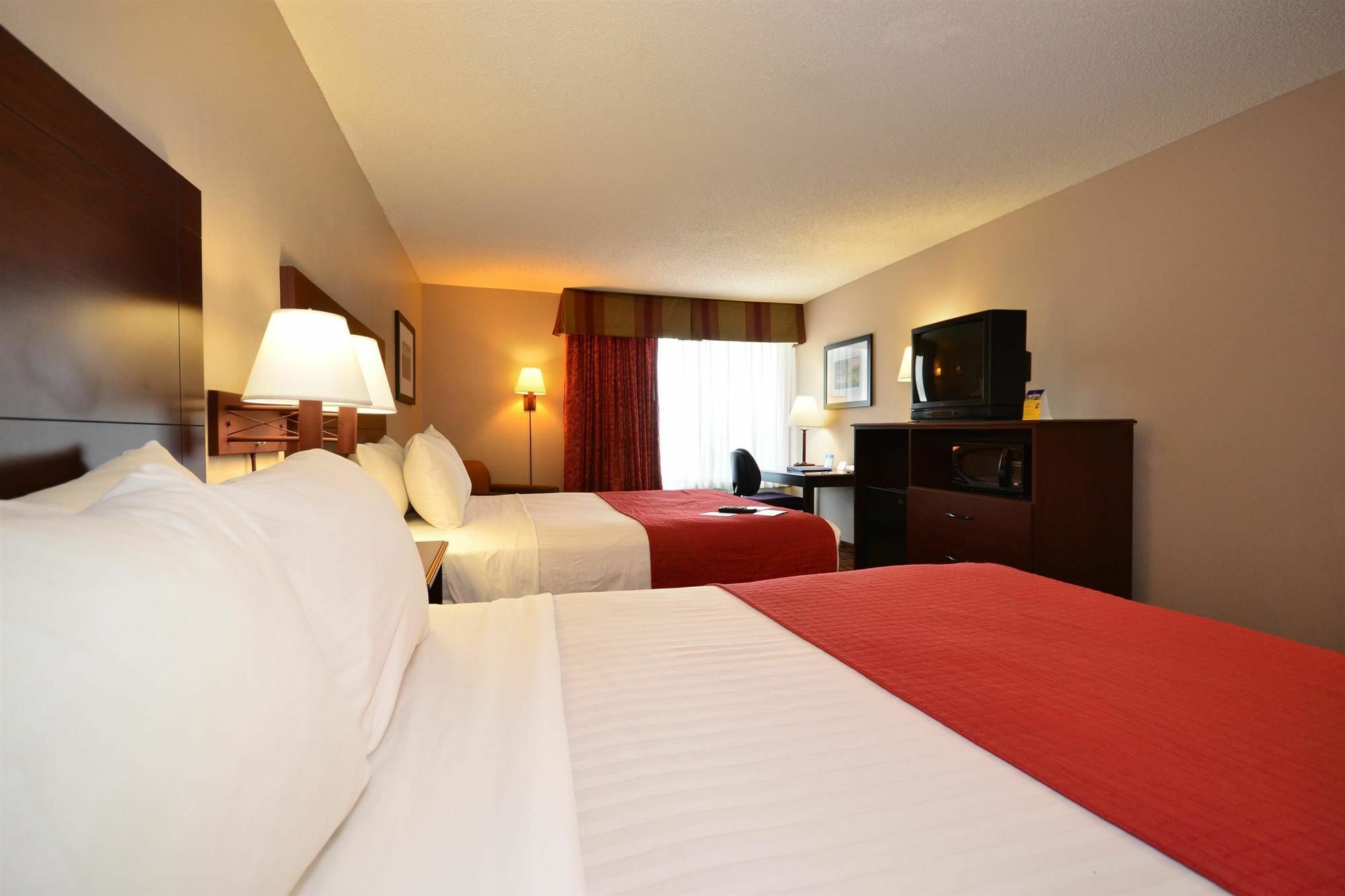 Quality Inn & Suites Lawrence - University Area Kültér fotó