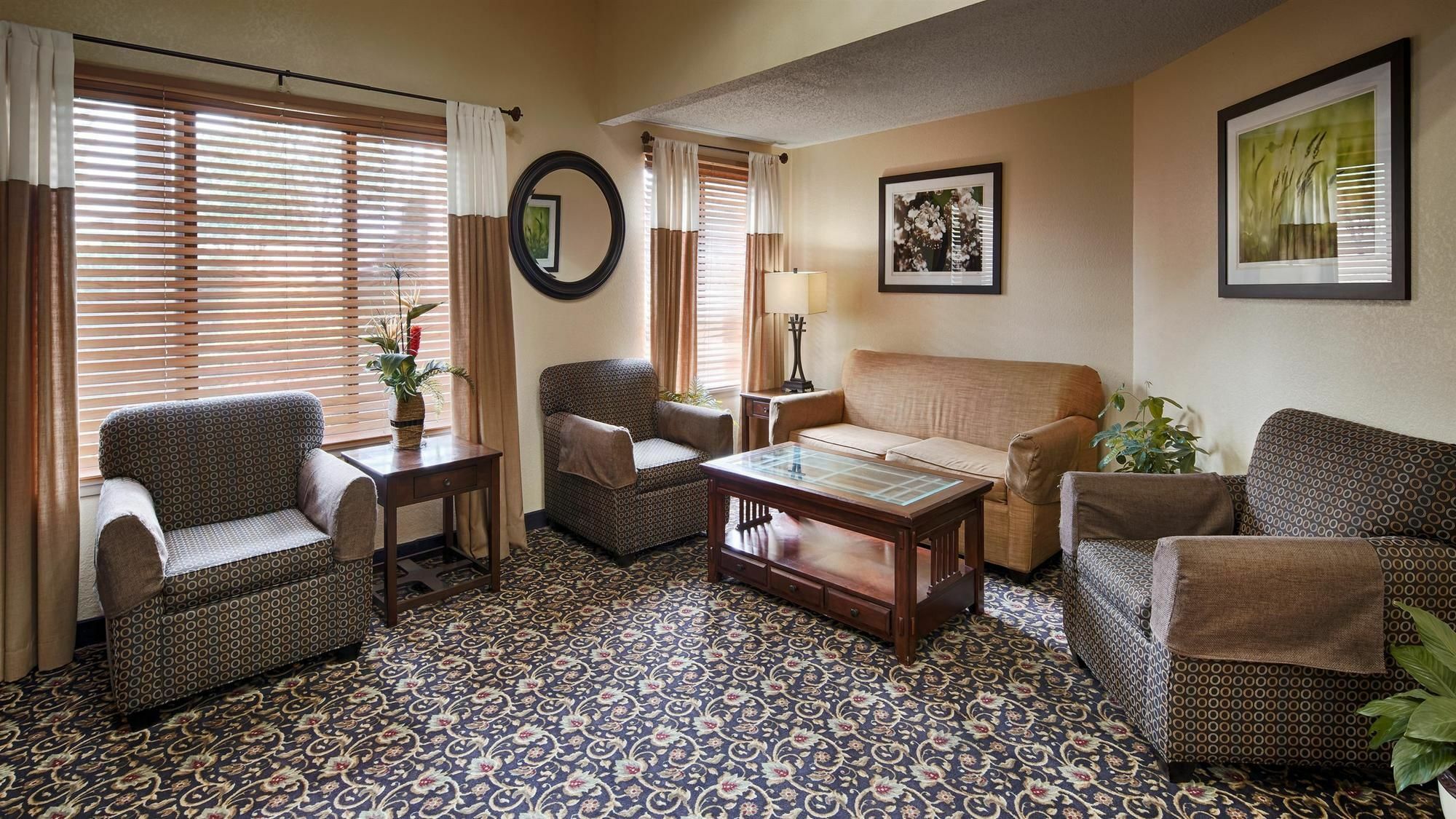 Quality Inn & Suites Lawrence - University Area Kültér fotó