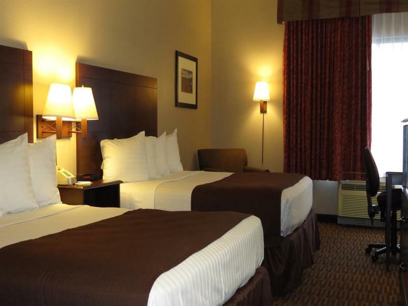 Quality Inn & Suites Lawrence - University Area Kültér fotó