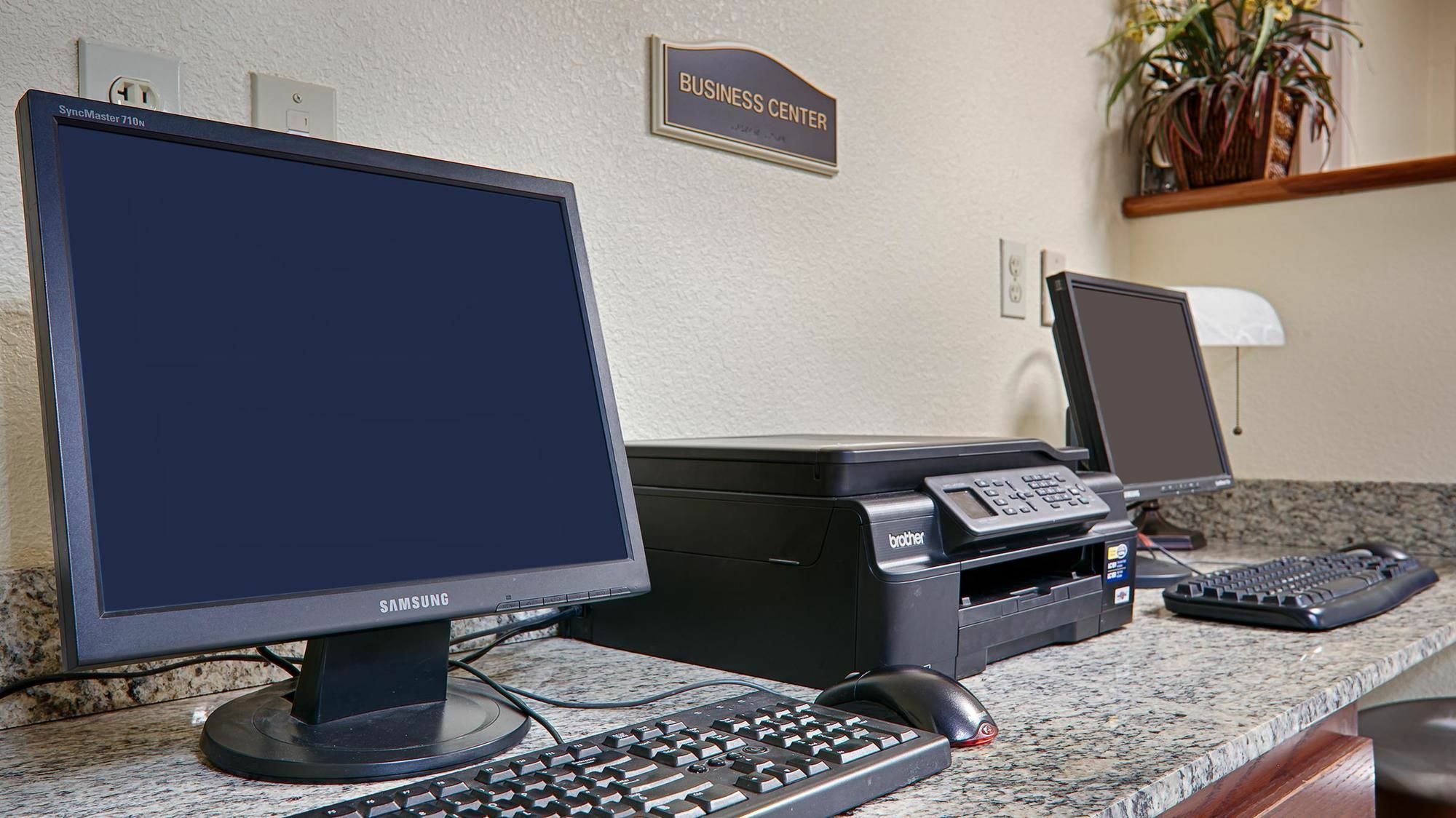 Quality Inn & Suites Lawrence - University Area Kültér fotó
